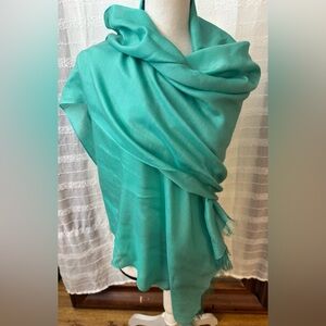 VTG - NWT- Pashmina Hand Made in Nepal 70/30 Silk Green Fringed
